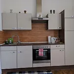 Abdalla דירה קניטלפלד