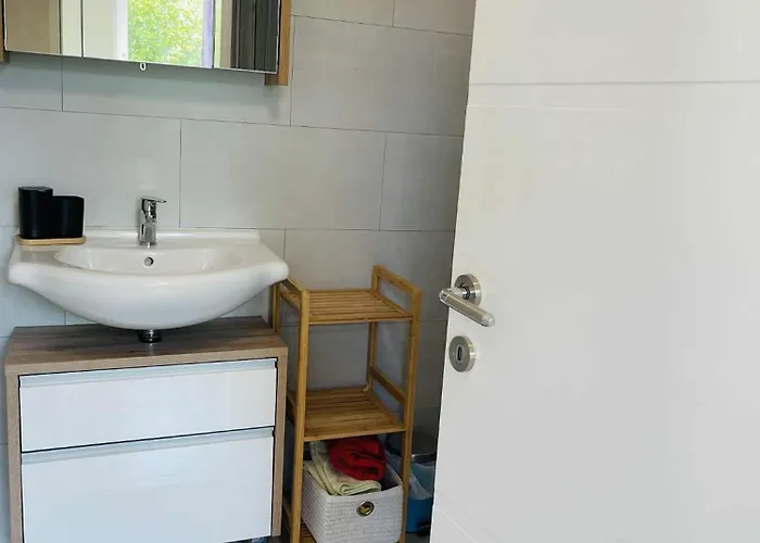 Abdalla Апартаменты Книттельфельд